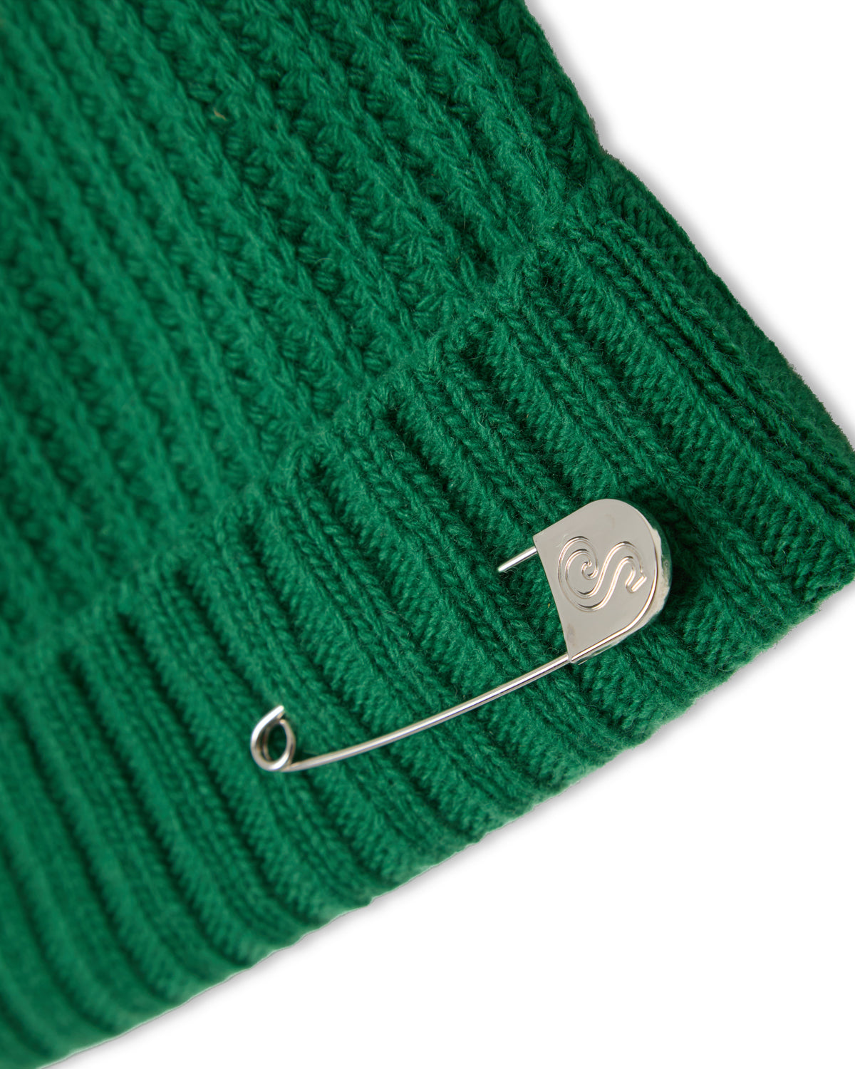 SAFETY PIN WOOL BEANIE GREEN